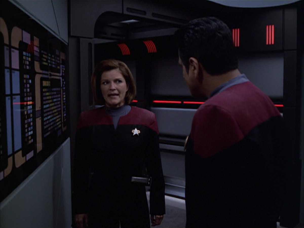 extant_StarTrek_VOY_6x01-EquinoxPart2_01968.jpg