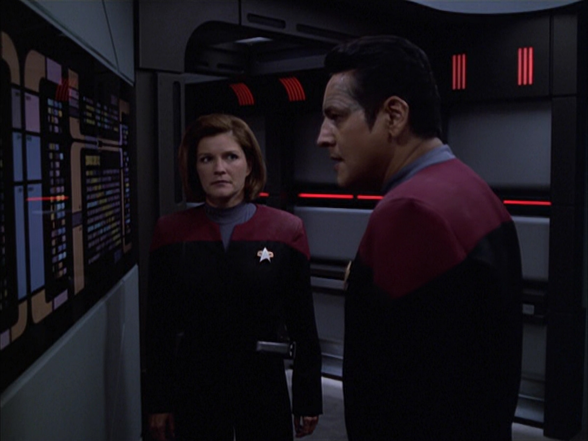 extant_StarTrek_VOY_6x01-EquinoxPart2_01975.jpg