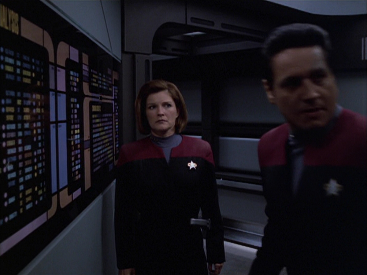 extant_StarTrek_VOY_6x01-EquinoxPart2_01995.jpg