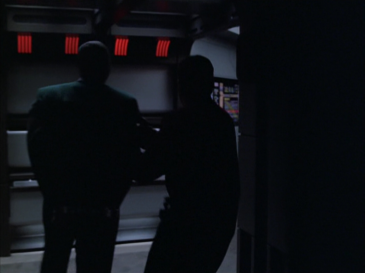 extant_StarTrek_VOY_6x01-EquinoxPart2_02015.jpg