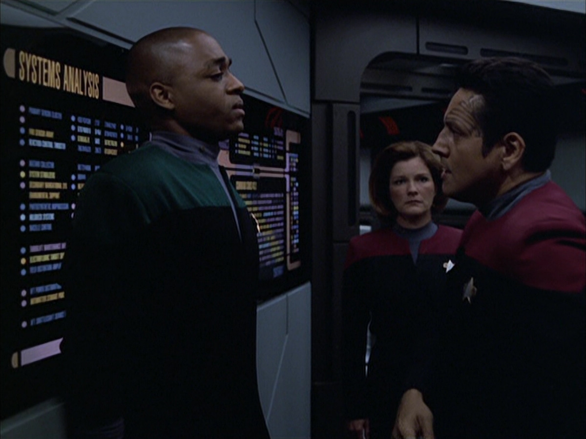 extant_StarTrek_VOY_6x01-EquinoxPart2_02020.jpg