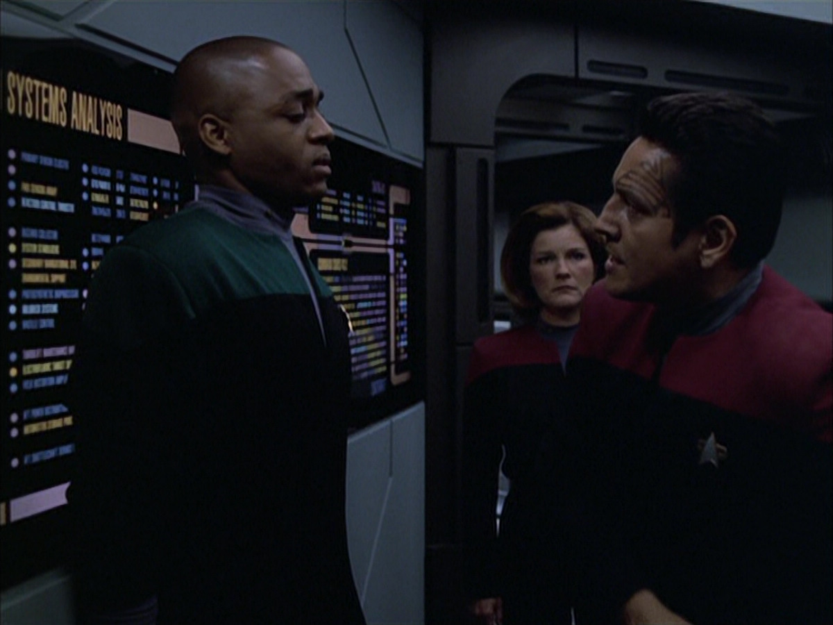extant_StarTrek_VOY_6x01-EquinoxPart2_02021.jpg