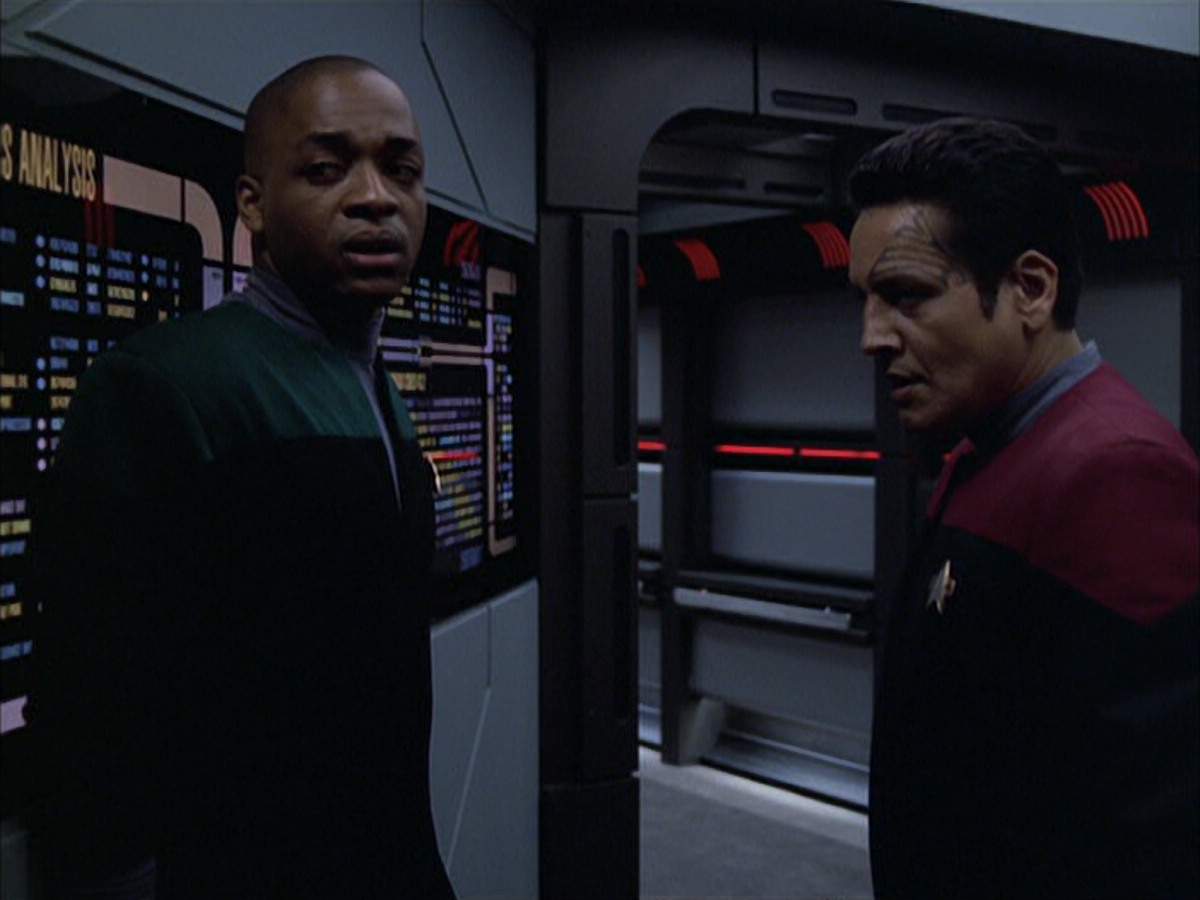 extant_StarTrek_VOY_6x01-EquinoxPart2_02037.jpg