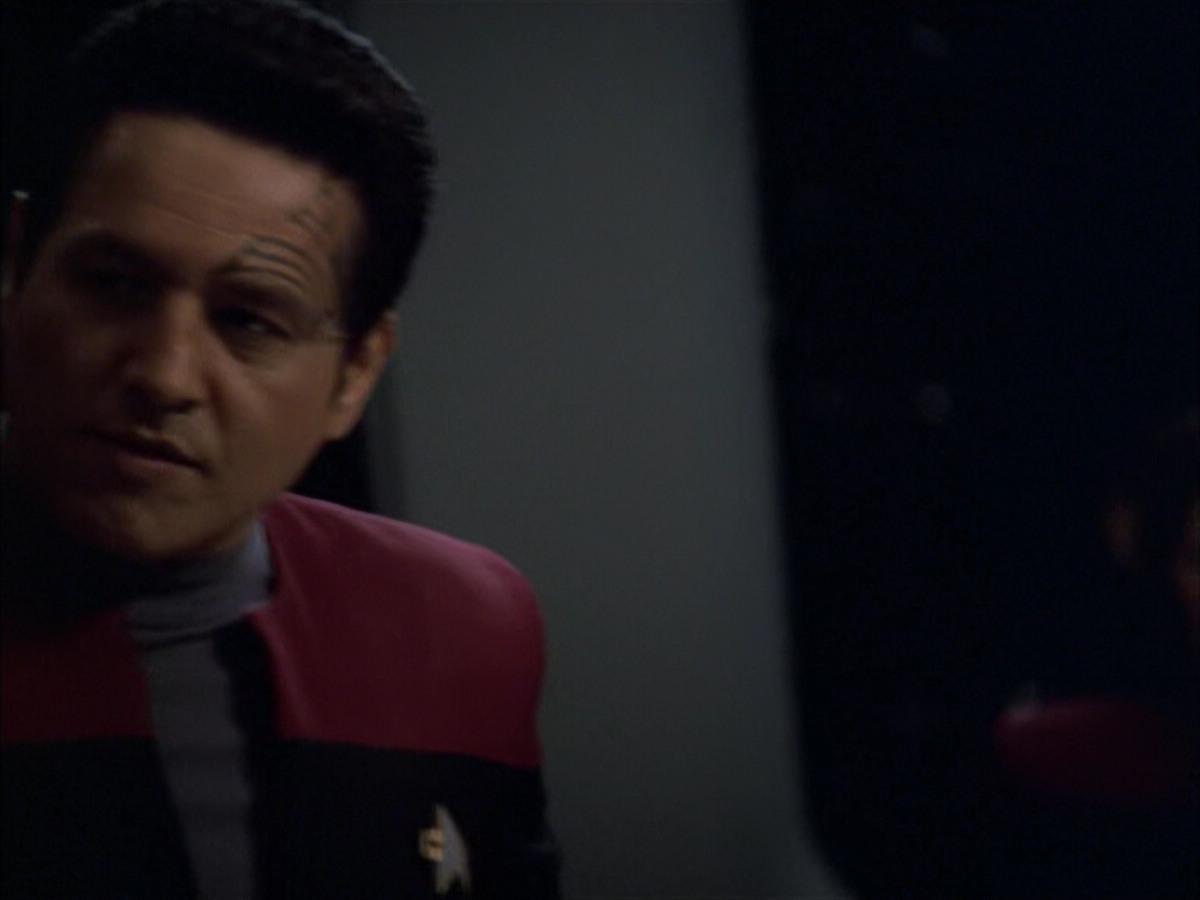 extant_StarTrek_VOY_6x01-EquinoxPart2_02046.jpg