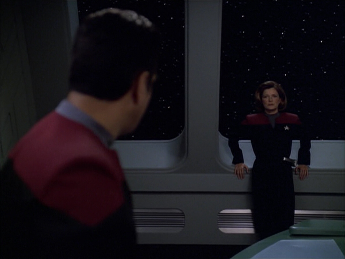 extant_StarTrek_VOY_6x01-EquinoxPart2_02082.jpg