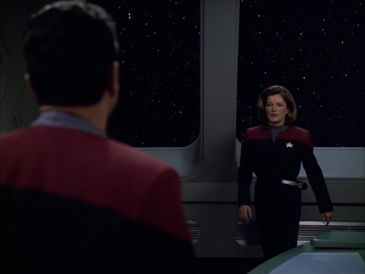 extant_StarTrek_VOY_6x01-EquinoxPart2_02086.jpg