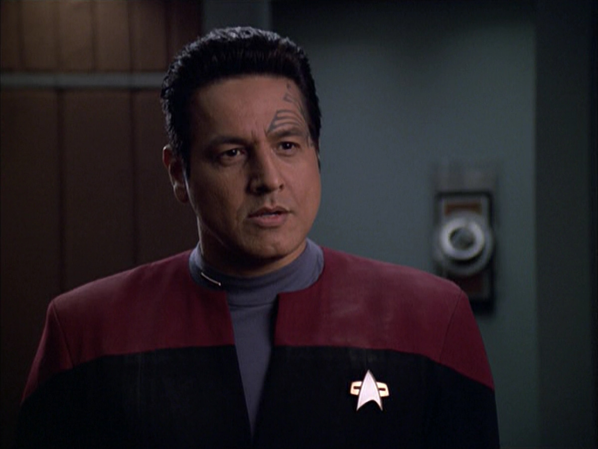 extant_StarTrek_VOY_6x01-EquinoxPart2_02105.jpg