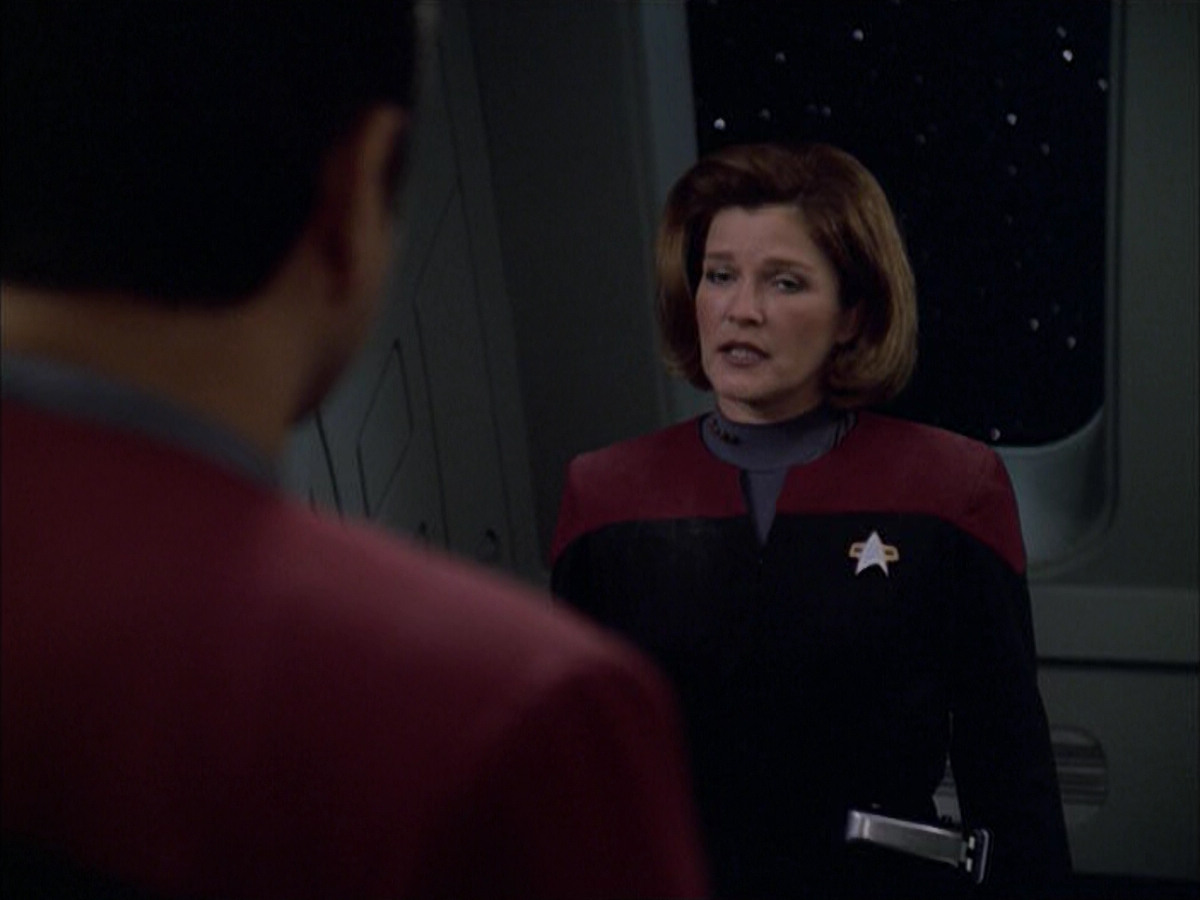 extant_StarTrek_VOY_6x01-EquinoxPart2_02108.jpg