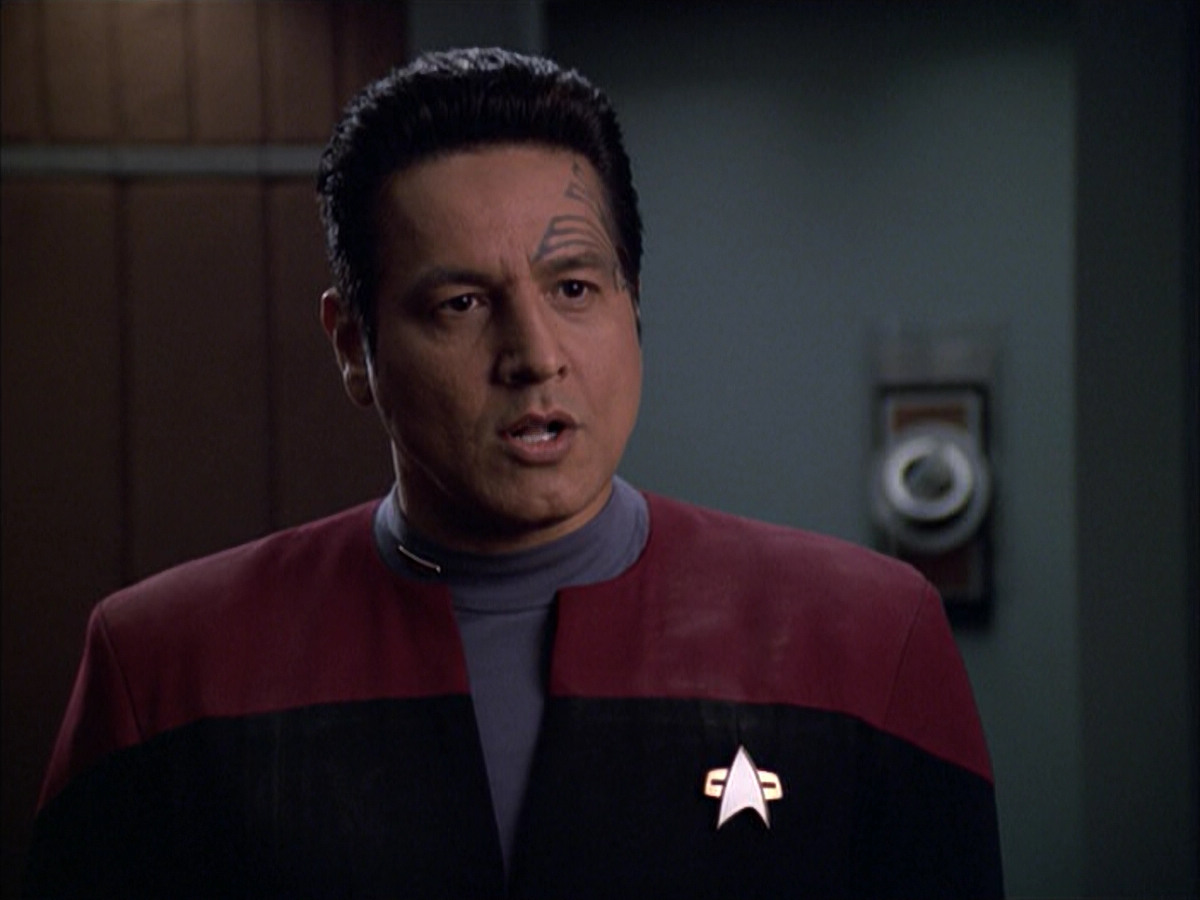 extant_StarTrek_VOY_6x01-EquinoxPart2_02111.jpg