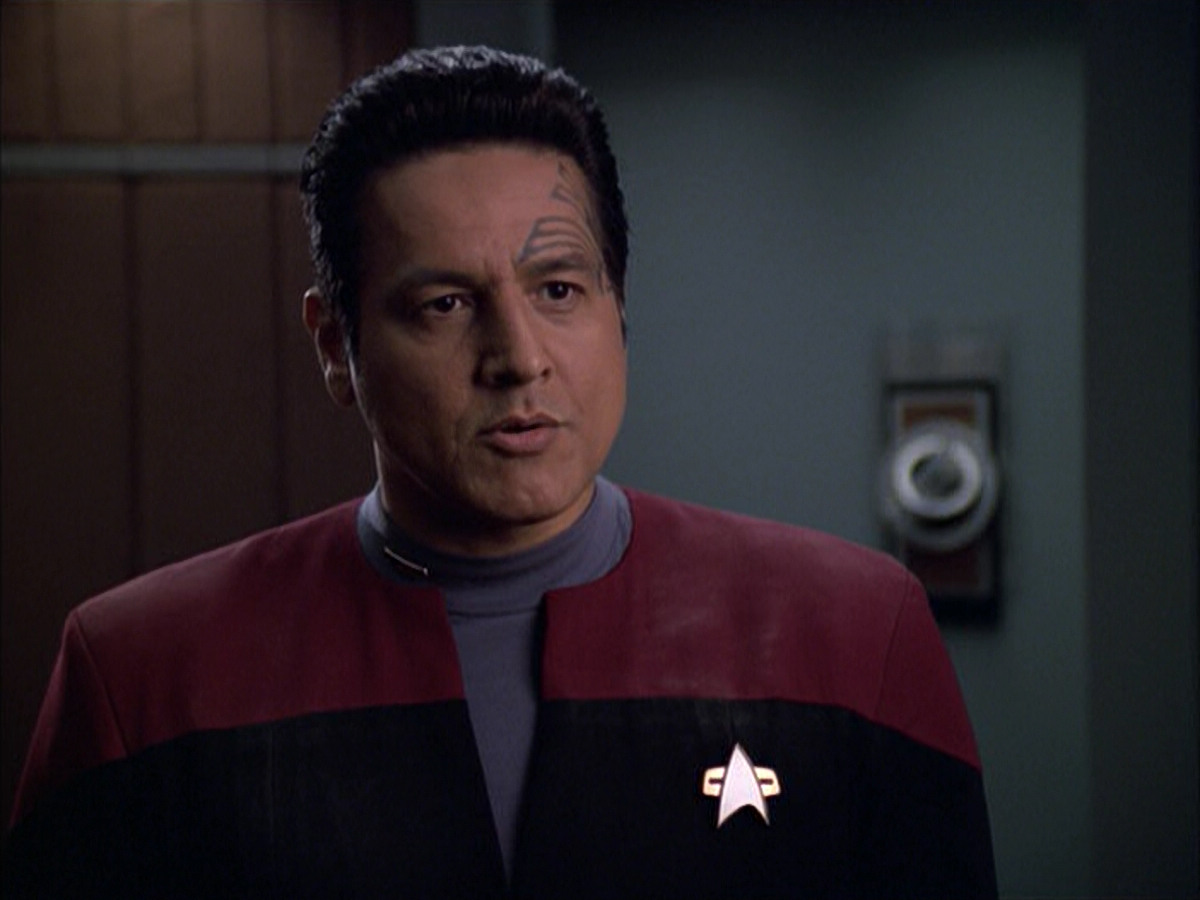 extant_StarTrek_VOY_6x01-EquinoxPart2_02124.jpg