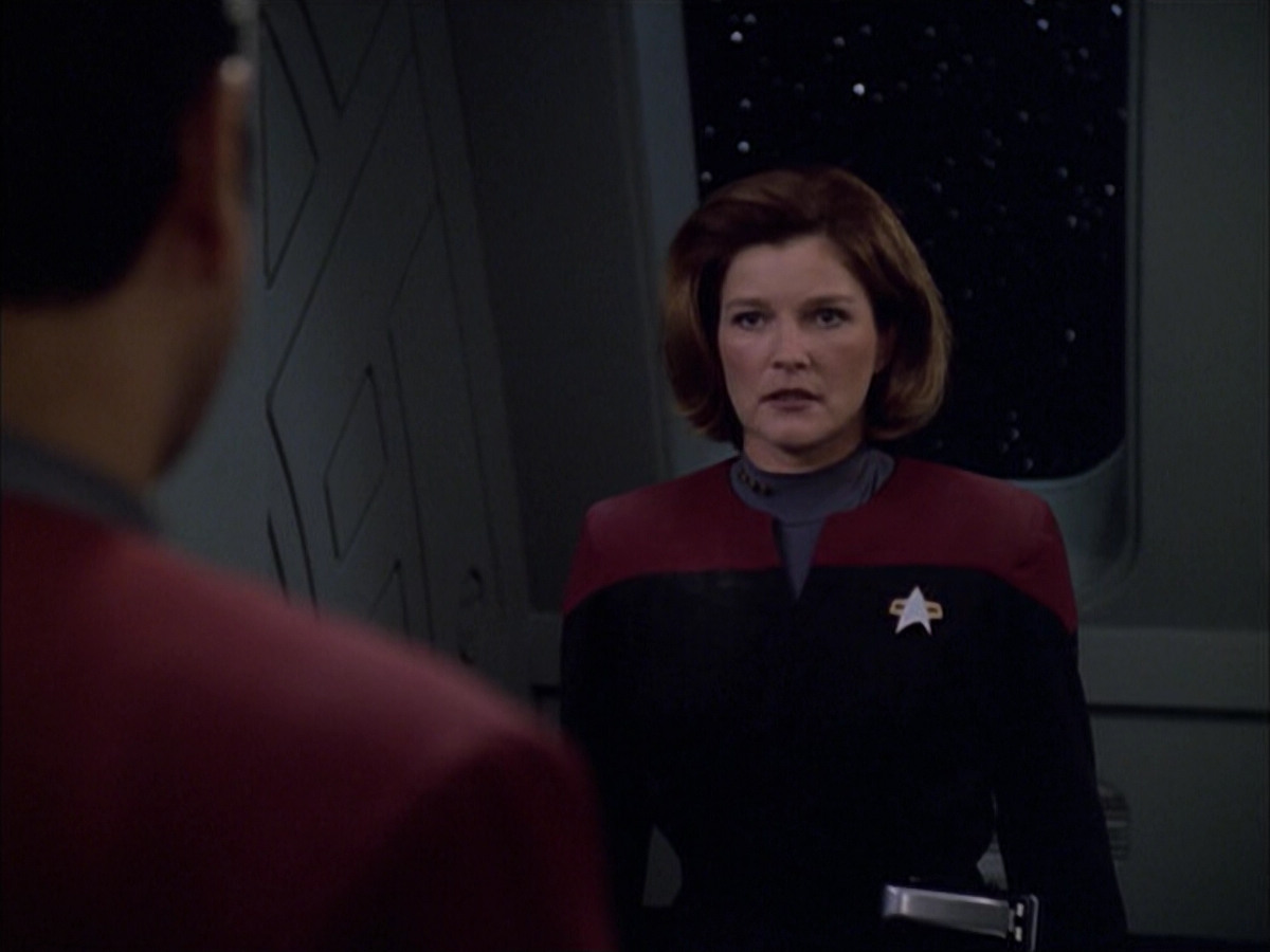 extant_StarTrek_VOY_6x01-EquinoxPart2_02130.jpg
