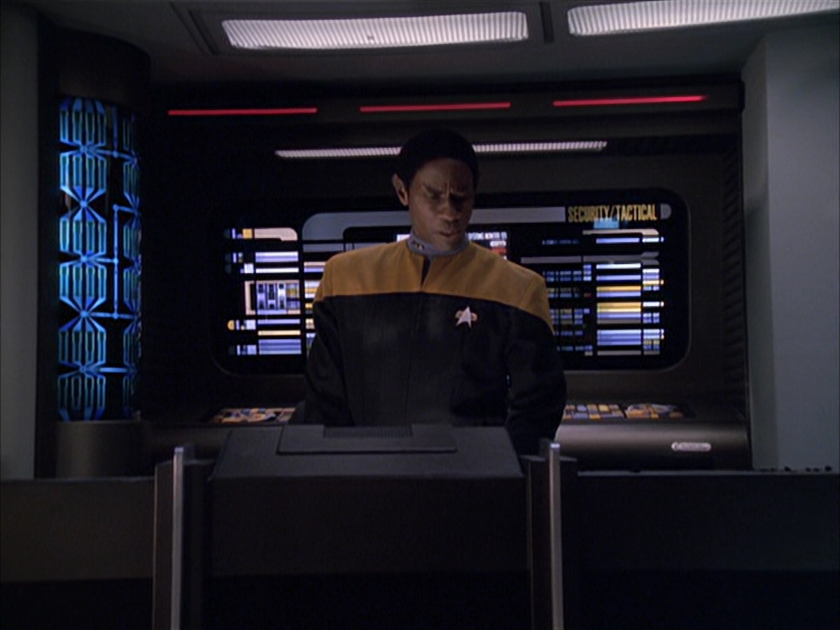 extant_StarTrek_VOY_6x01-EquinoxPart2_02168.jpg