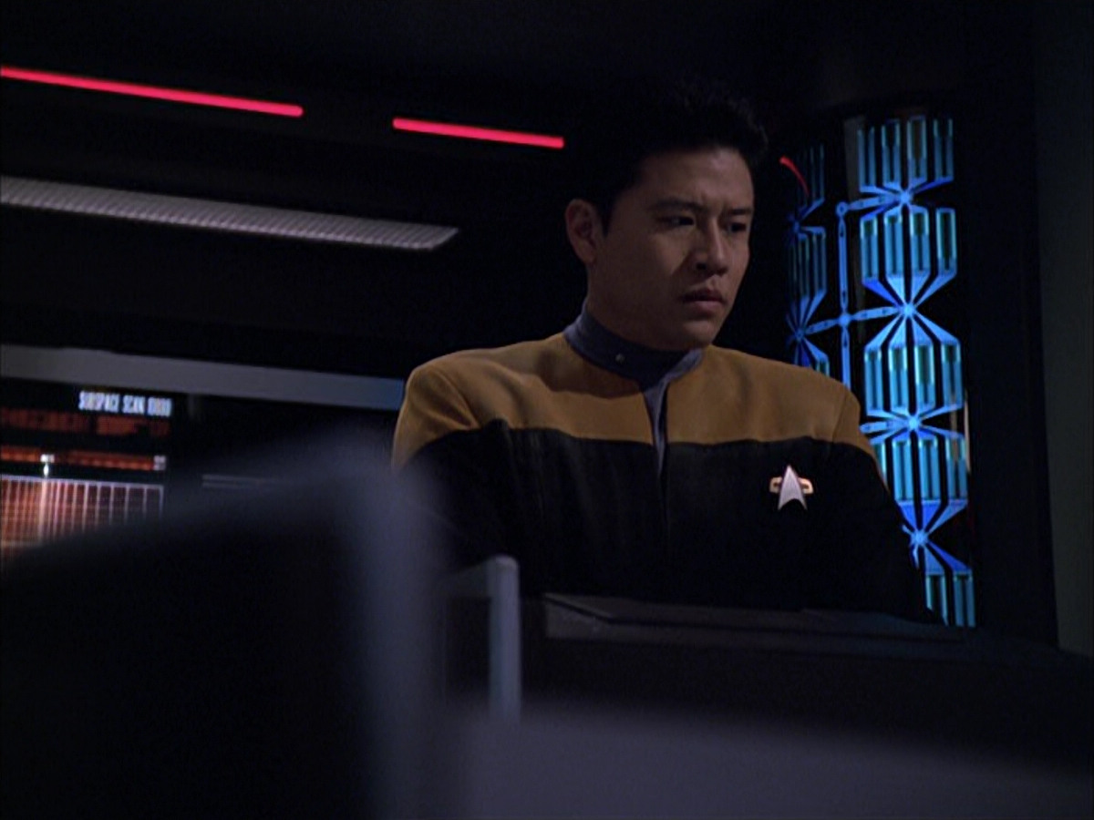 extant_StarTrek_VOY_6x01-EquinoxPart2_02181.jpg