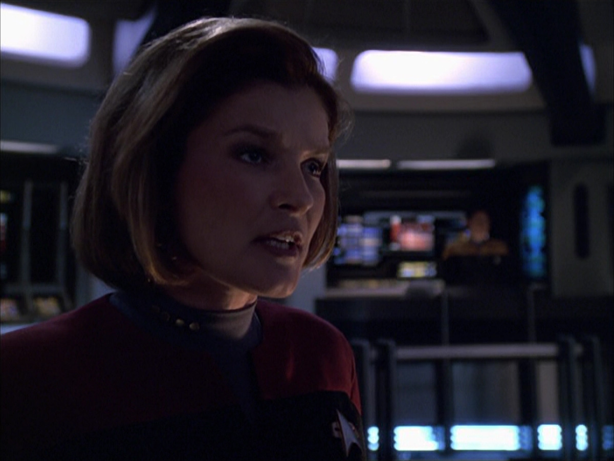 extant_StarTrek_VOY_6x01-EquinoxPart2_02214.jpg