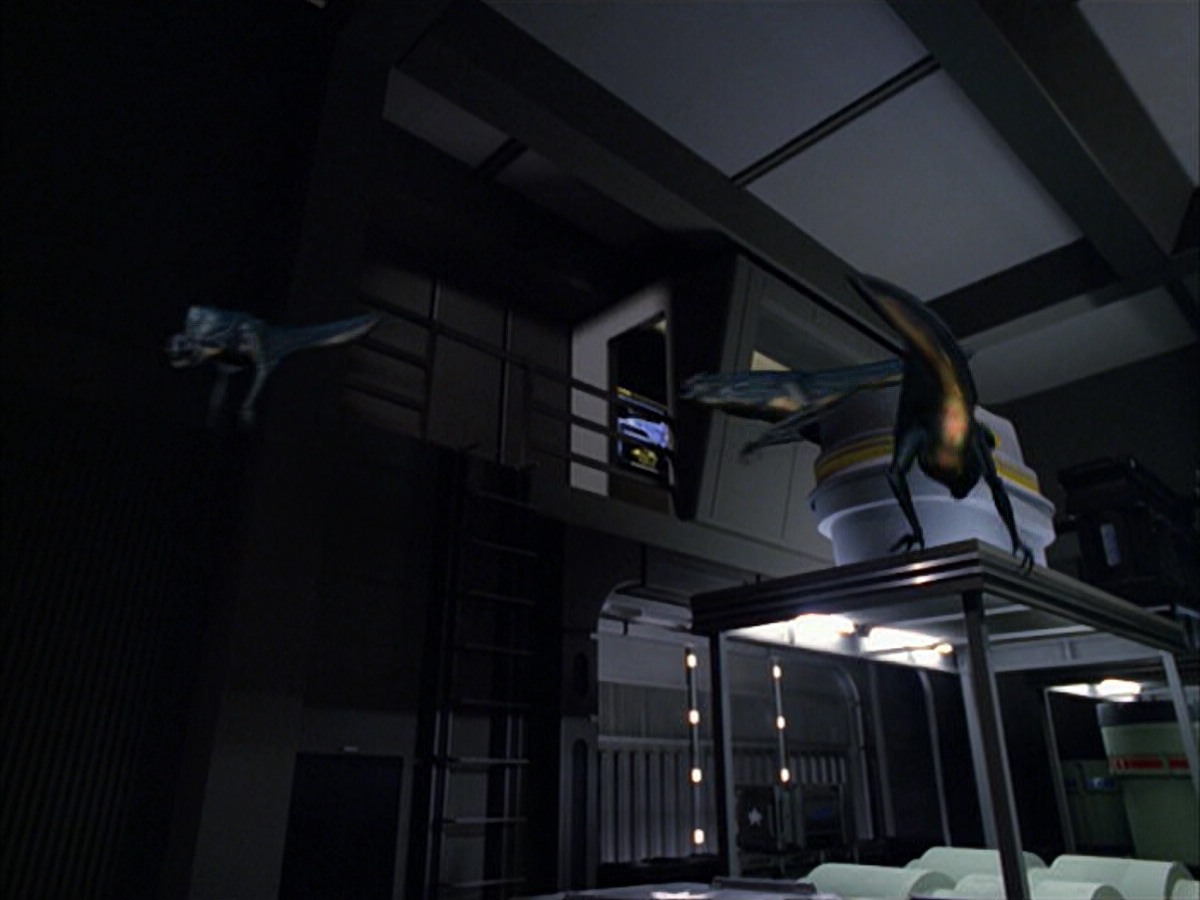 extant_StarTrek_VOY_6x01-EquinoxPart2_02279.jpg