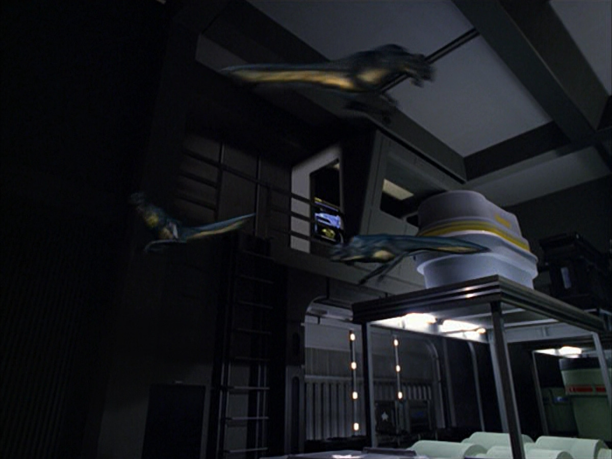 extant_StarTrek_VOY_6x01-EquinoxPart2_02280.jpg