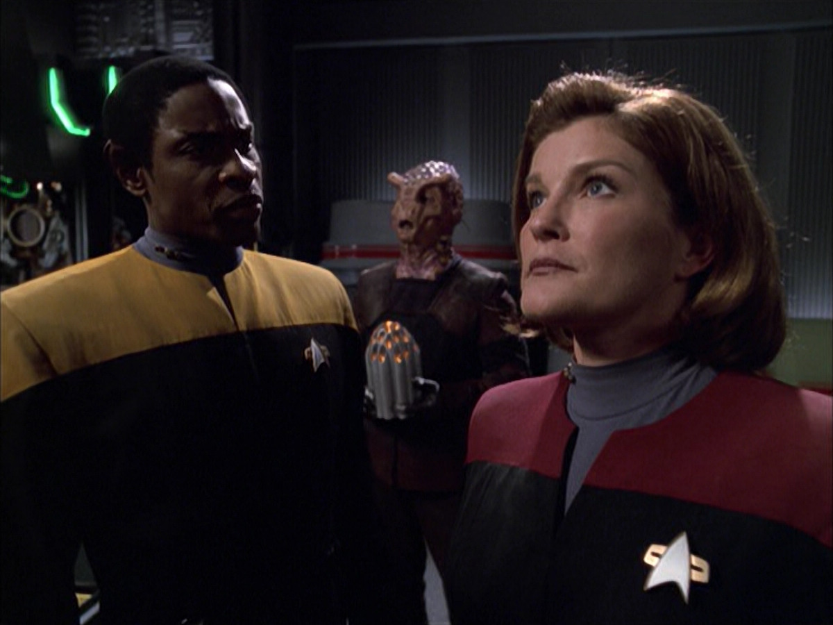 extant_StarTrek_VOY_6x01-EquinoxPart2_02352.jpg