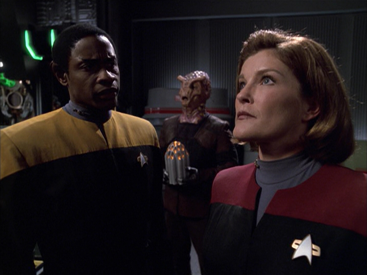 extant_StarTrek_VOY_6x01-EquinoxPart2_02354.jpg