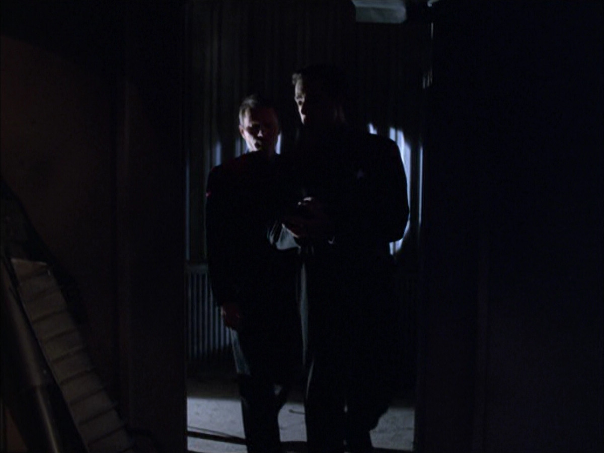 extant_StarTrek_VOY_6x01-EquinoxPart2_02376.jpg