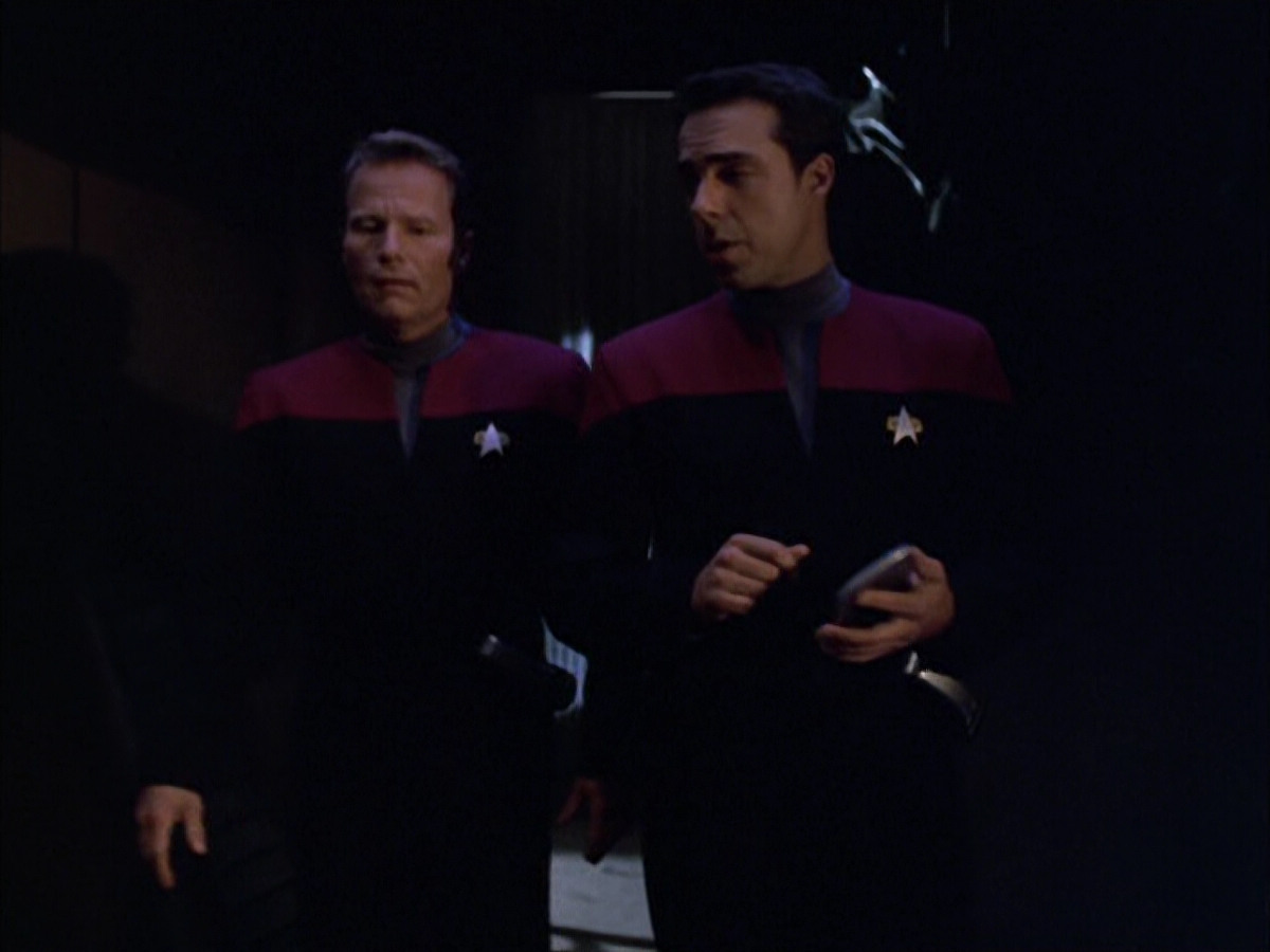 extant_StarTrek_VOY_6x01-EquinoxPart2_02378.jpg
