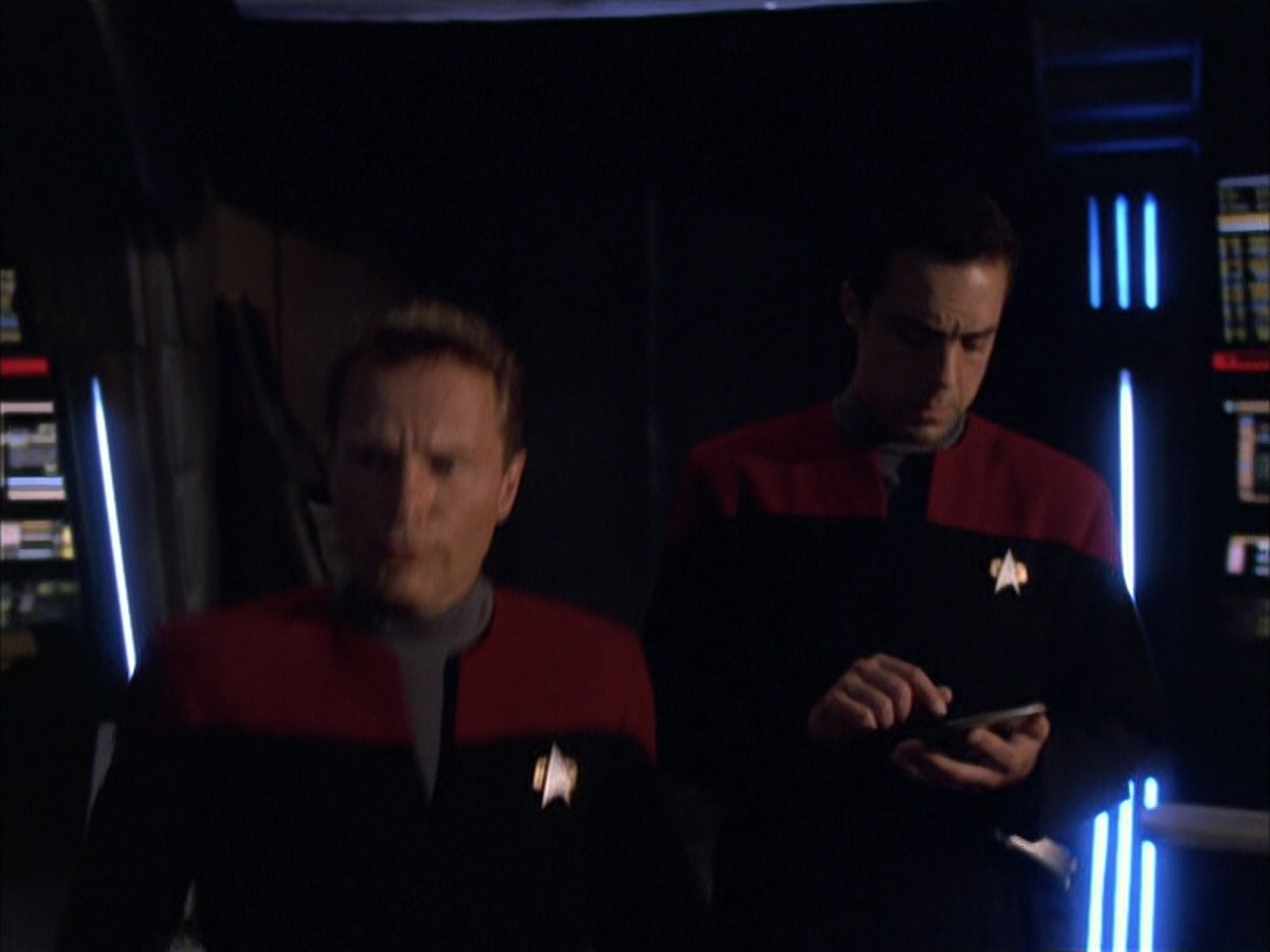 extant_StarTrek_VOY_6x01-EquinoxPart2_02381.jpg