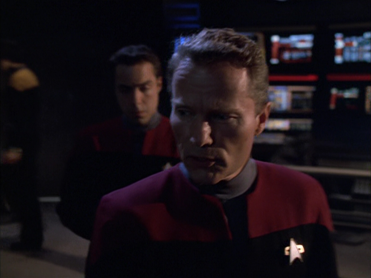 extant_StarTrek_VOY_6x01-EquinoxPart2_02384.jpg