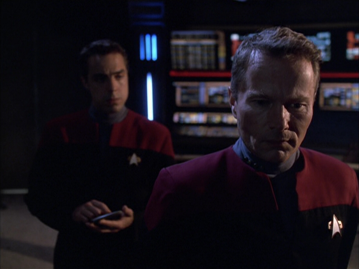 extant_StarTrek_VOY_6x01-EquinoxPart2_02387.jpg