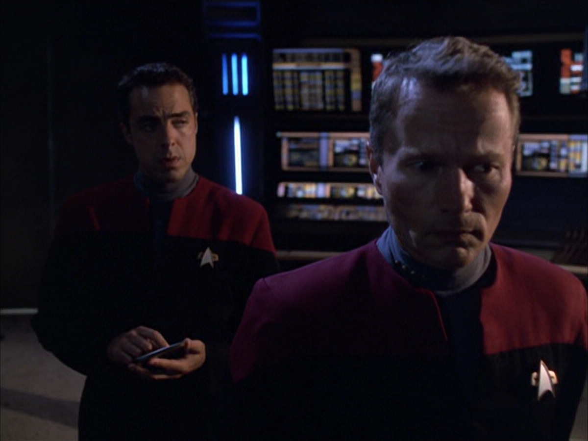 extant_StarTrek_VOY_6x01-EquinoxPart2_02391.jpg