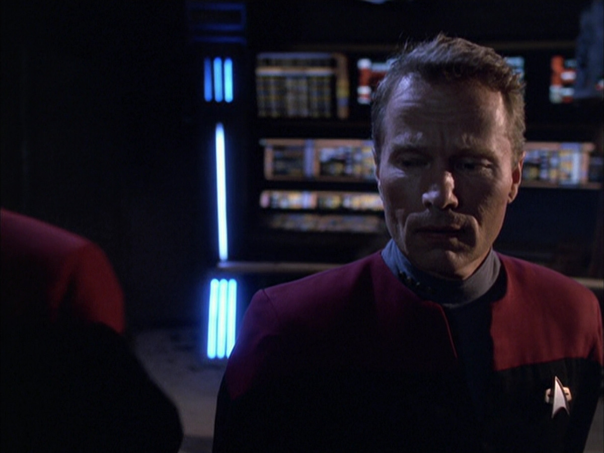 extant_StarTrek_VOY_6x01-EquinoxPart2_02394.jpg