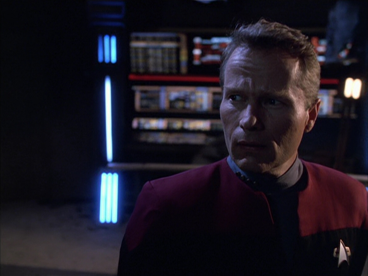 extant_StarTrek_VOY_6x01-EquinoxPart2_02395.jpg