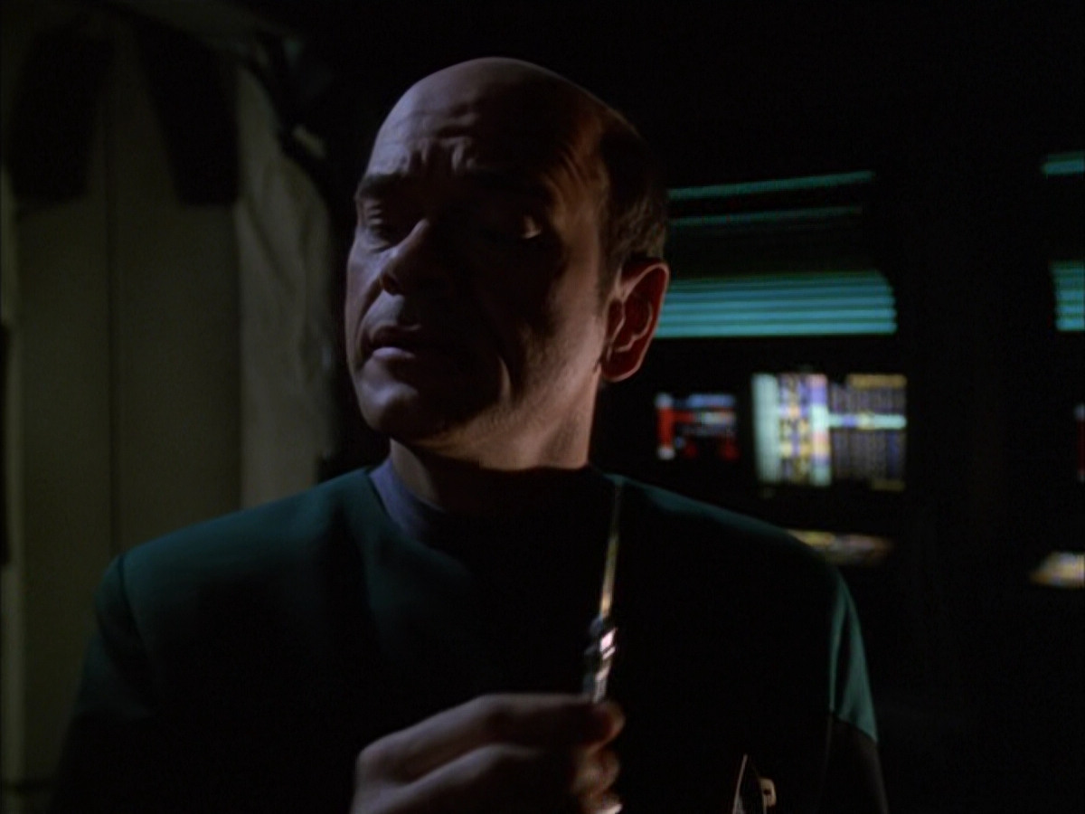 extant_StarTrek_VOY_6x01-EquinoxPart2_02406.jpg