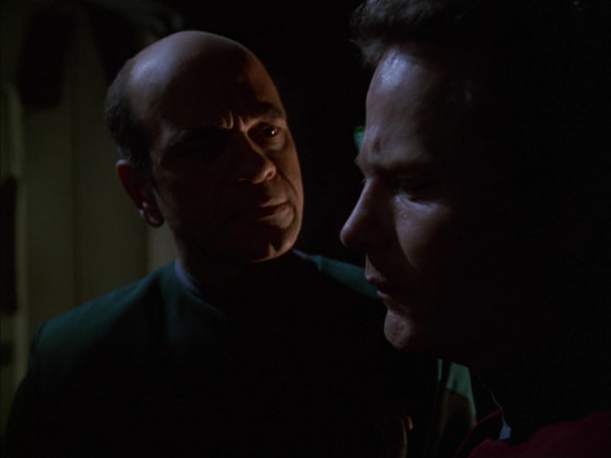 extant_StarTrek_VOY_6x01-EquinoxPart2_02489.jpg