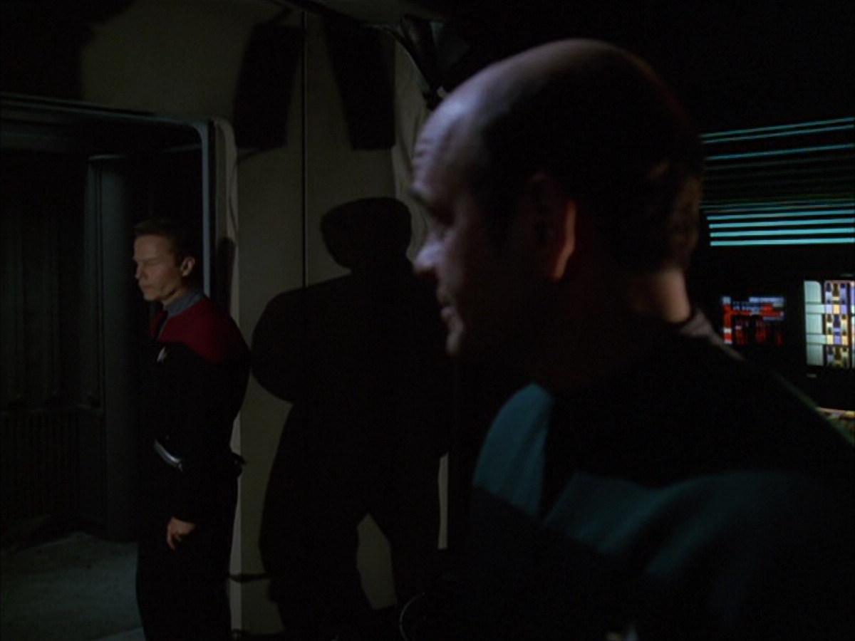 extant_StarTrek_VOY_6x01-EquinoxPart2_02503.jpg