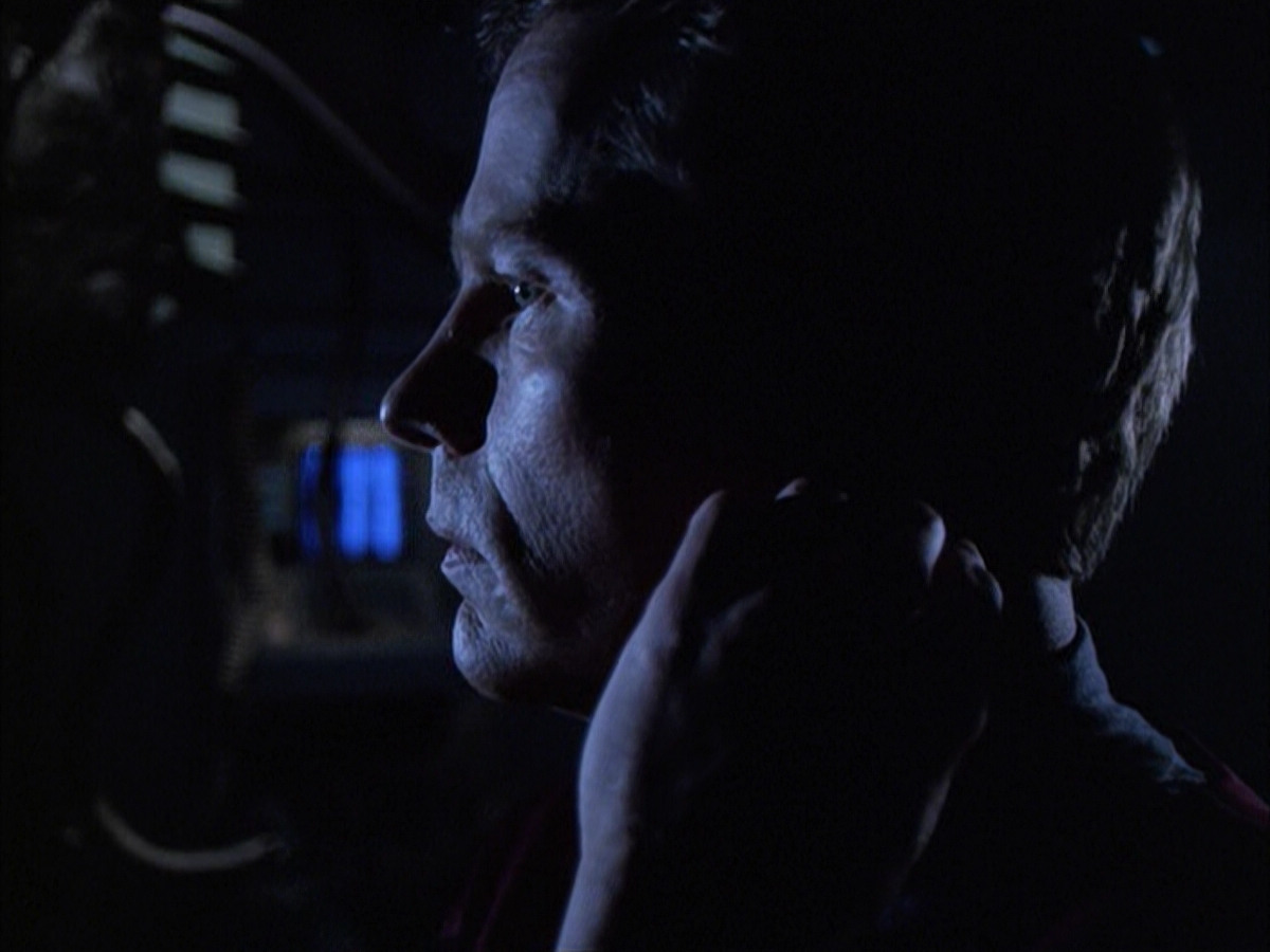 extant_StarTrek_VOY_6x01-EquinoxPart2_02535.jpg