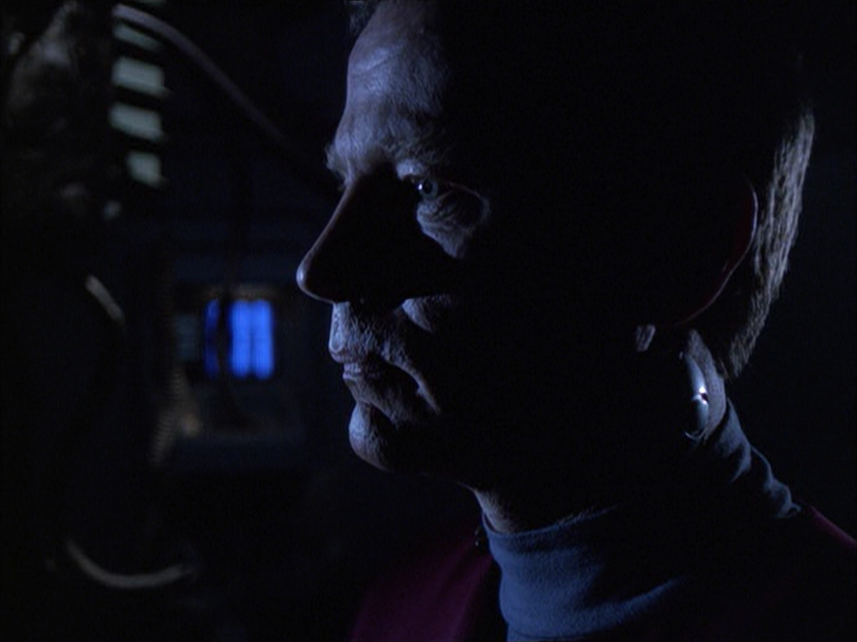 extant_StarTrek_VOY_6x01-EquinoxPart2_02541.jpg