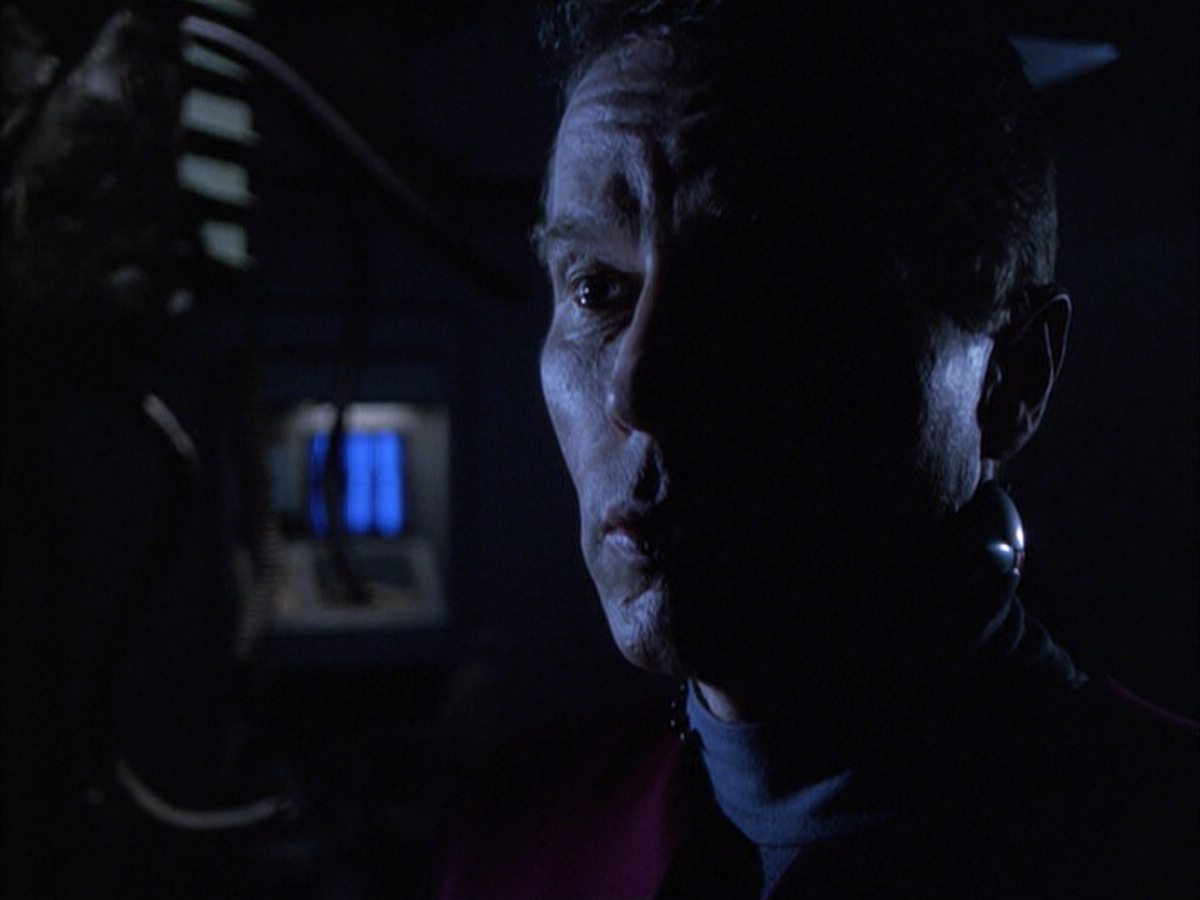 extant_StarTrek_VOY_6x01-EquinoxPart2_02567.jpg