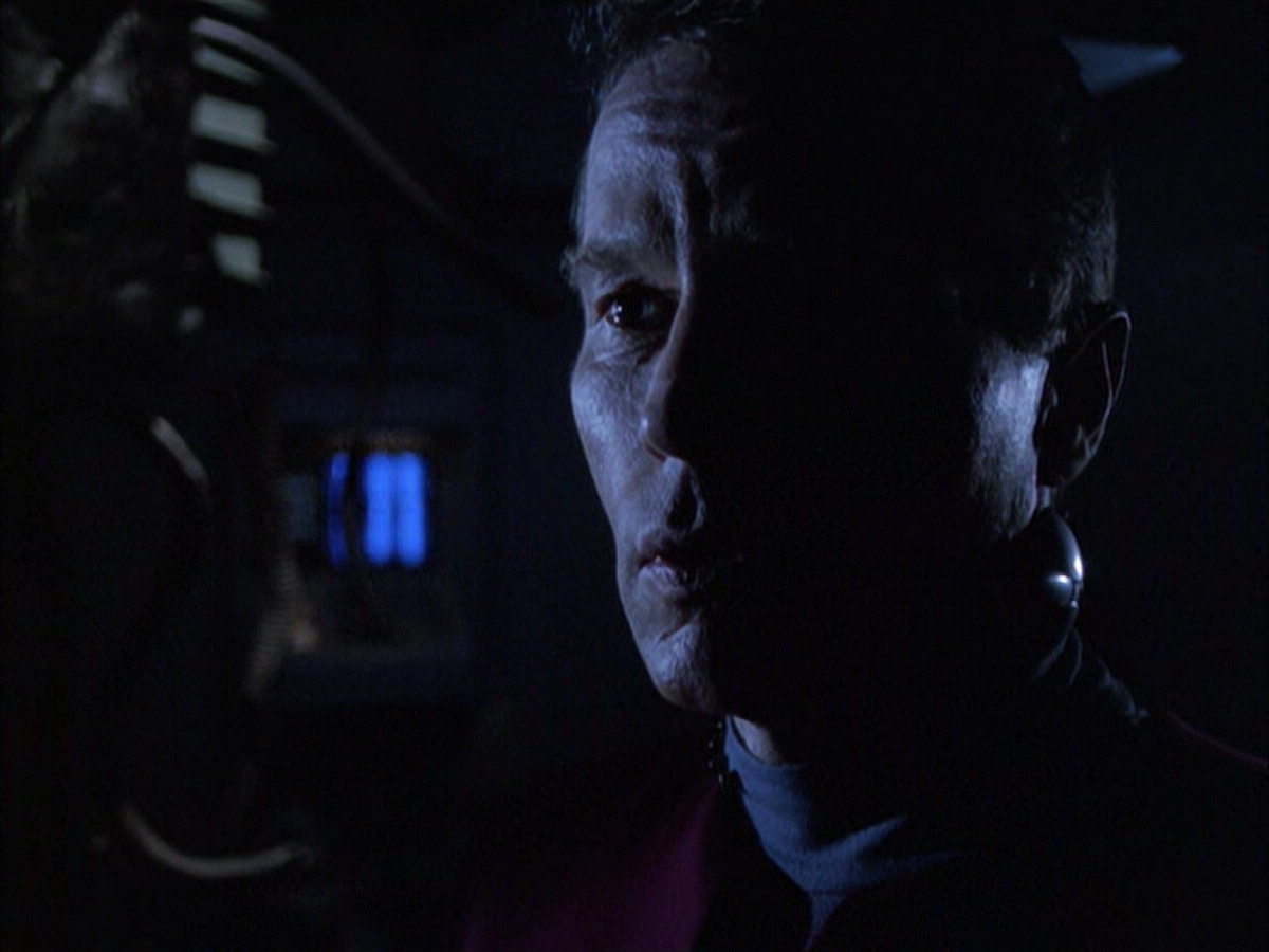extant_StarTrek_VOY_6x01-EquinoxPart2_02568.jpg