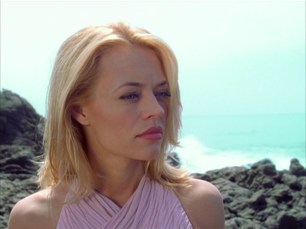 extant_StarTrek_VOY_6x01-EquinoxPart2_02587.jpg
