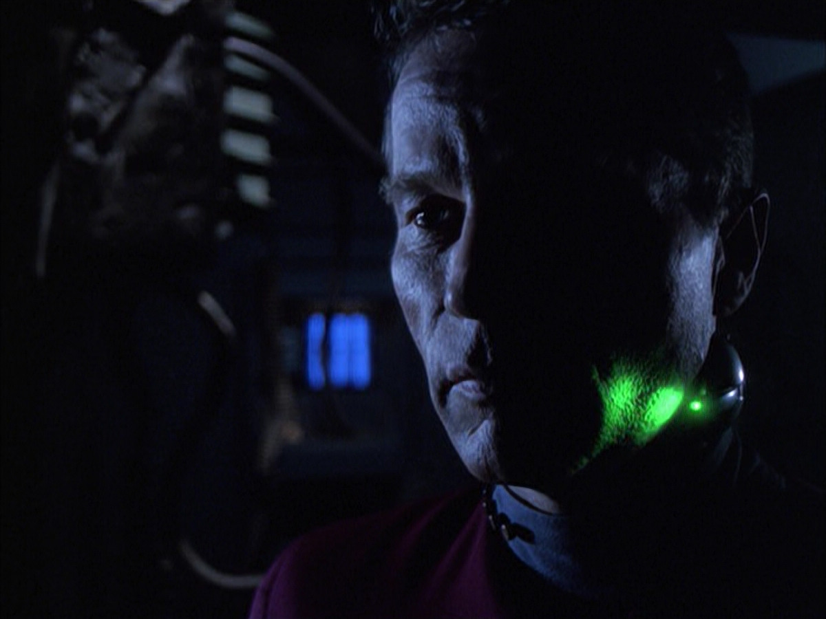 extant_StarTrek_VOY_6x01-EquinoxPart2_02596.jpg