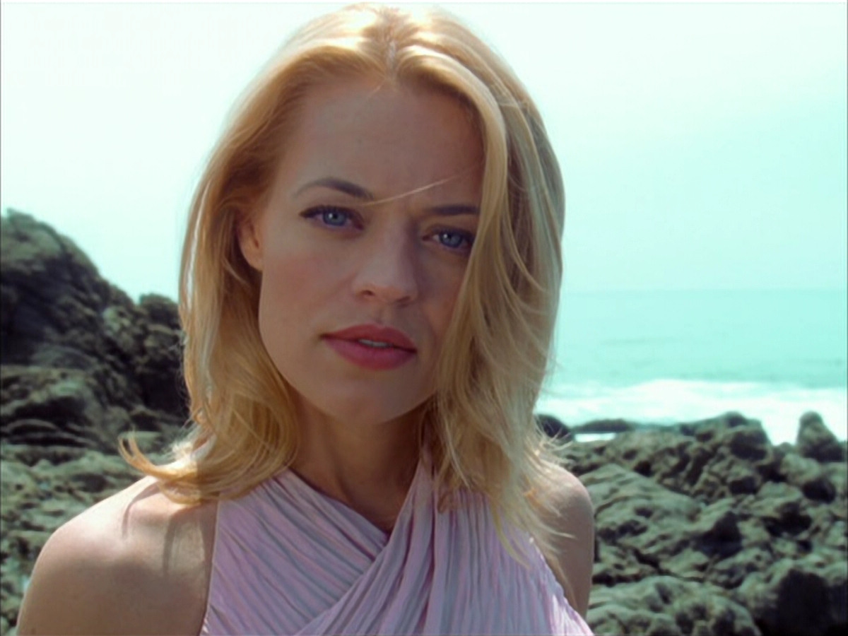 extant_StarTrek_VOY_6x01-EquinoxPart2_02603.jpg