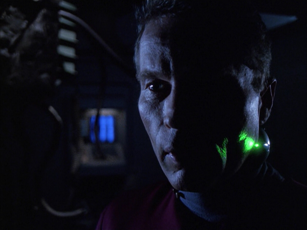 extant_StarTrek_VOY_6x01-EquinoxPart2_02610.jpg
