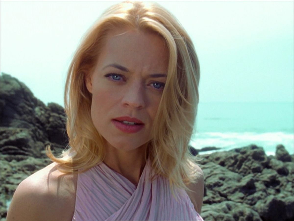 extant_StarTrek_VOY_6x01-EquinoxPart2_02614.jpg