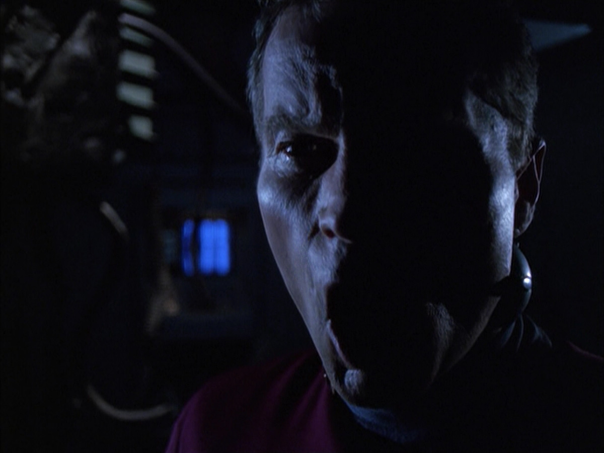extant_StarTrek_VOY_6x01-EquinoxPart2_02615.jpg