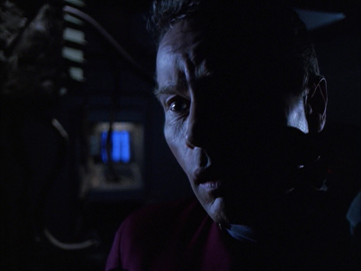 extant_StarTrek_VOY_6x01-EquinoxPart2_02619.jpg