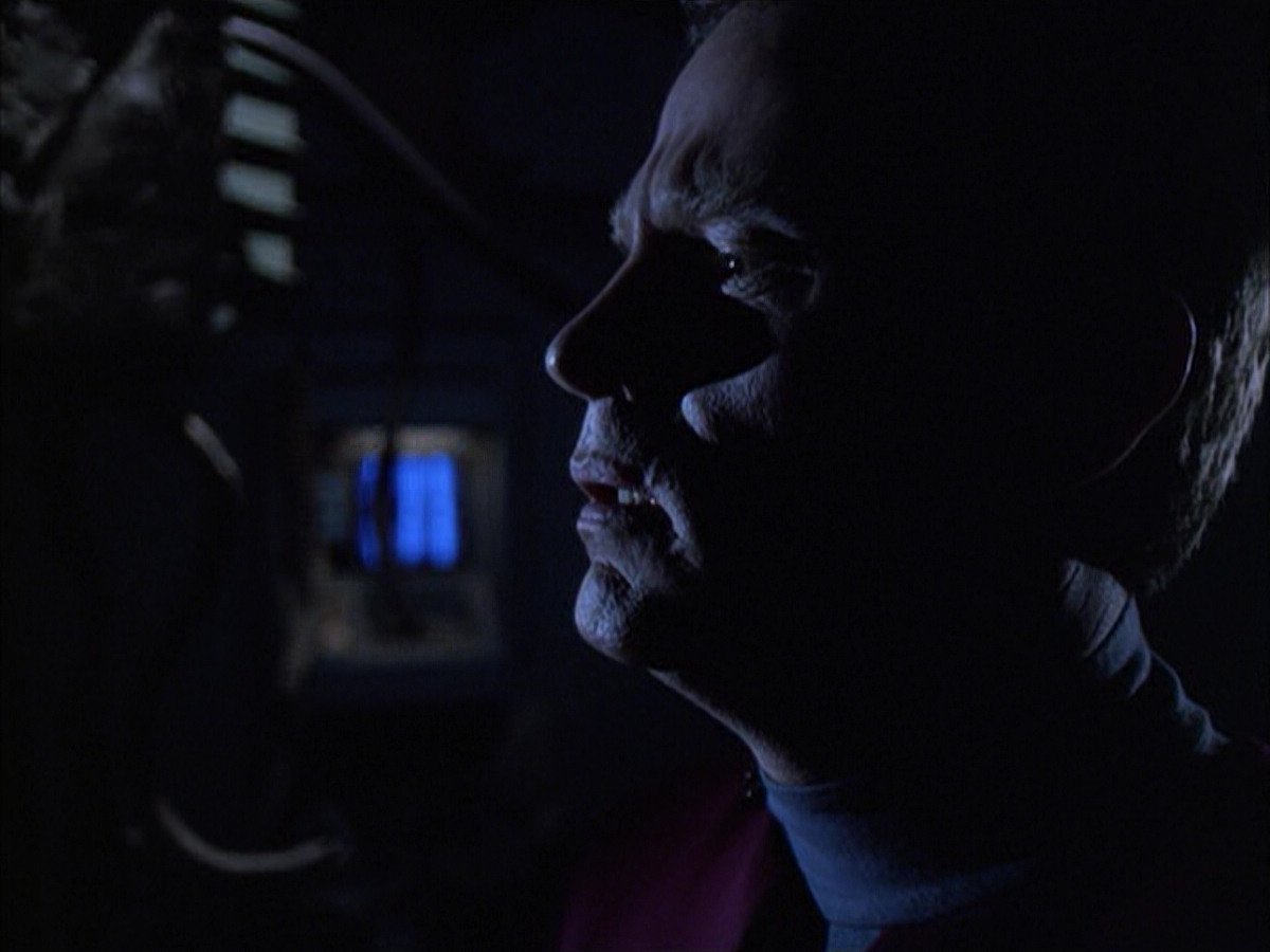 extant_StarTrek_VOY_6x01-EquinoxPart2_02621.jpg