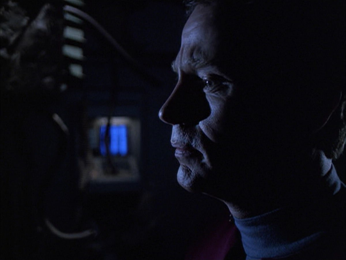 extant_StarTrek_VOY_6x01-EquinoxPart2_02644.jpg