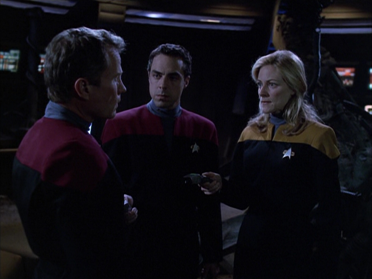 extant_StarTrek_VOY_6x01-EquinoxPart2_02734.jpg