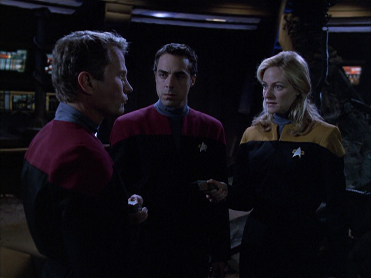 extant_StarTrek_VOY_6x01-EquinoxPart2_02738.jpg