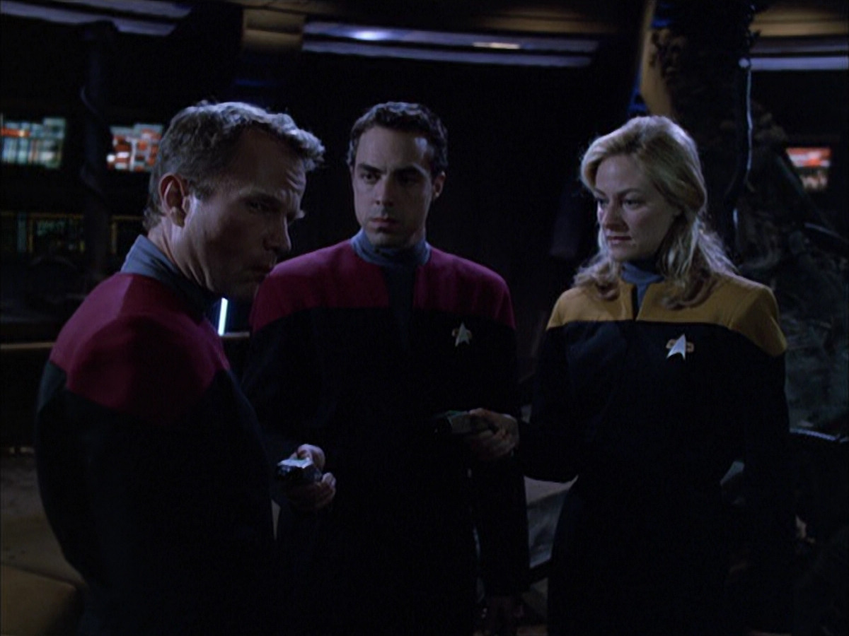 extant_StarTrek_VOY_6x01-EquinoxPart2_02740.jpg