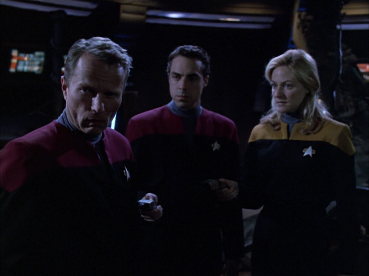 extant_StarTrek_VOY_6x01-EquinoxPart2_02741.jpg